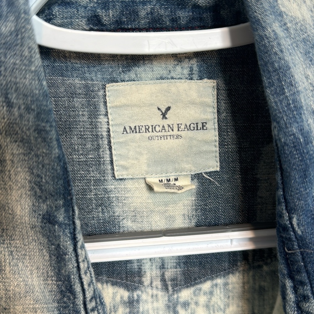 American Eagle Size M Acid Wash Denim Shirt - Picture 3 of 4